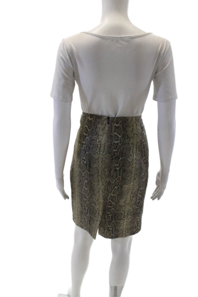 Saia Midi Reta ISDA & Co Feminina Algodão Zíper Estampada Animal Bege Tamanho 04 - Imagem 3 de 4