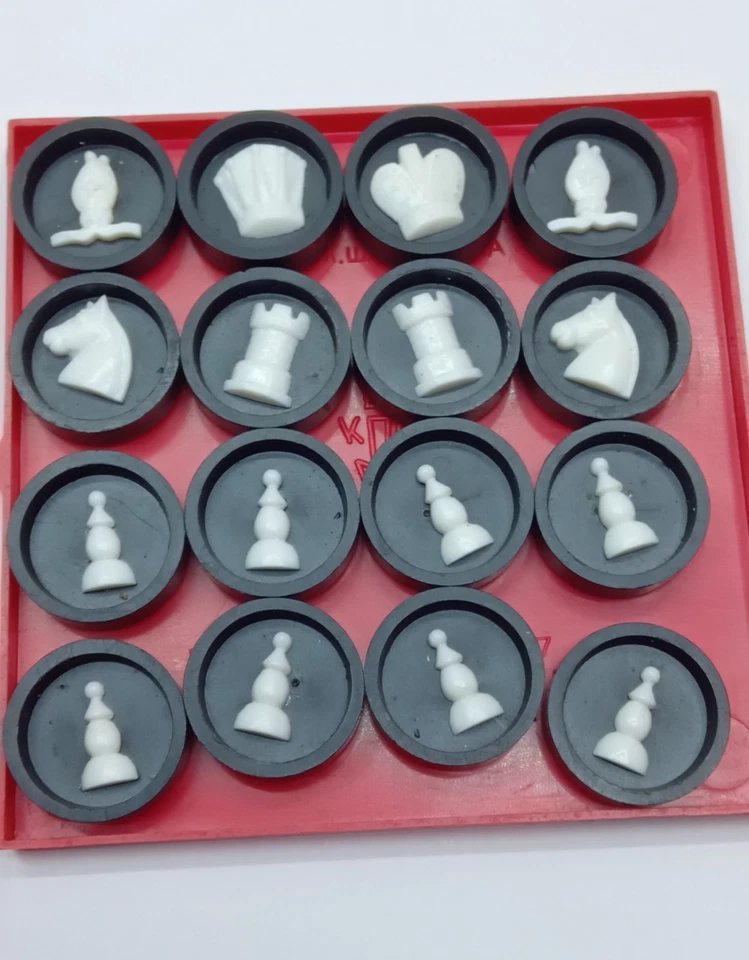 USSR Pocket Chess Set Checkers 82mm Original Kyiv Good condition - Image 3 of 4