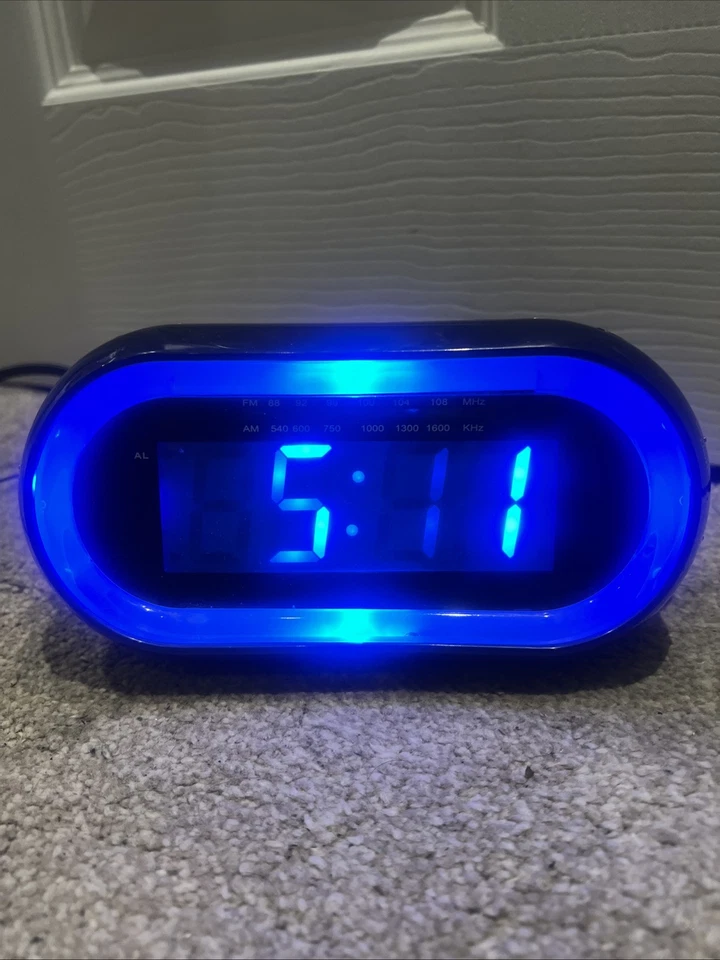 Alarm Clock Model CR200AS AM/FM Radio Black Time Alarm Sleep Snooze - Light Up - Image 2 of 4