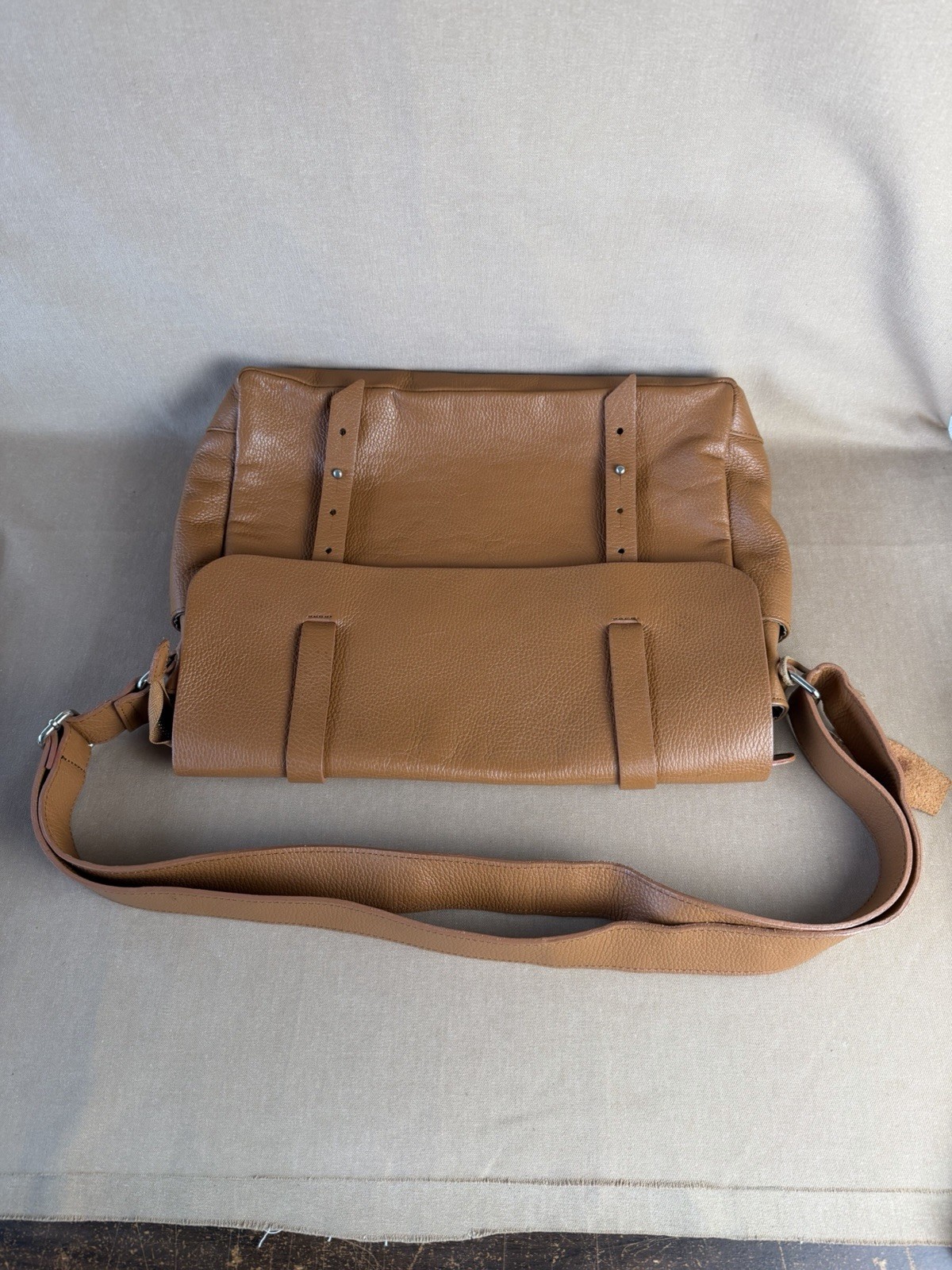 PELL ITALY LEATHER MESSENGER BAG Unisex Camel Color With Adjustable Strap