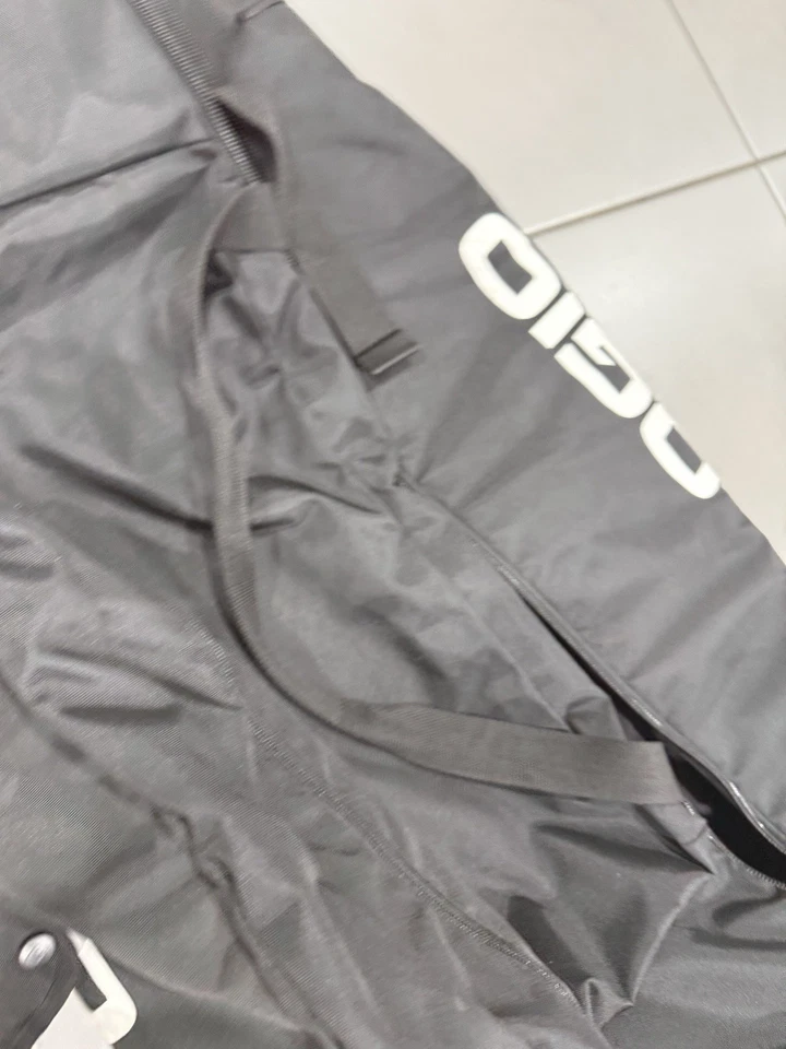 Bolsa de viaje de golf Ogio cubierta acolchada con ruedas negra fácil entrada Savage Alpha Renegade Foto 2 de 4