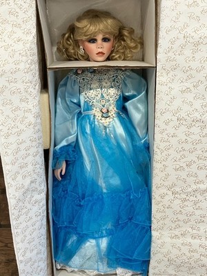 Weldon Museum of Fine Collectibles Limited Edition - Mistie 30'' Doll by Rustie