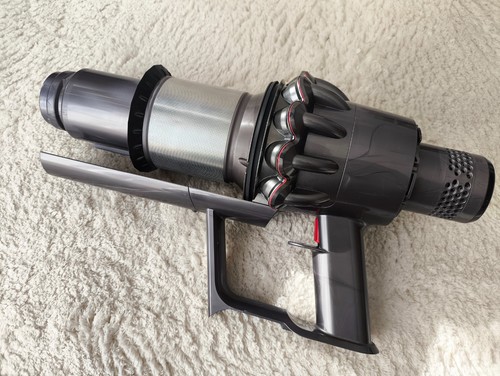 Dyson V11 Zyklon und Motor - umfangreich gereinigt - TOP
