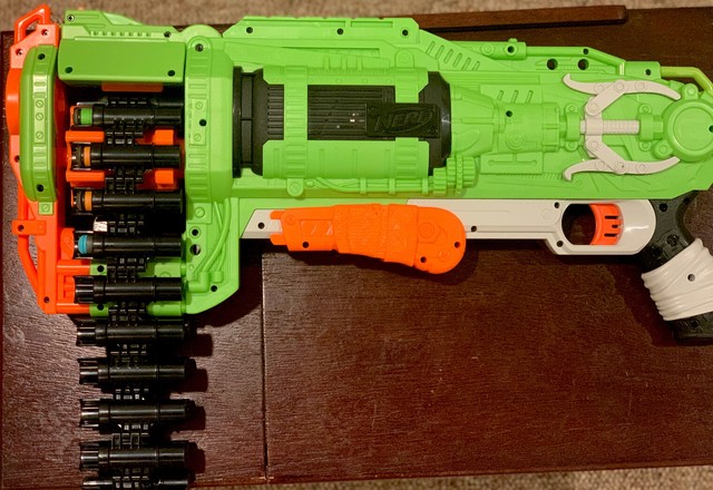nerf zombie strike ripchain blaster