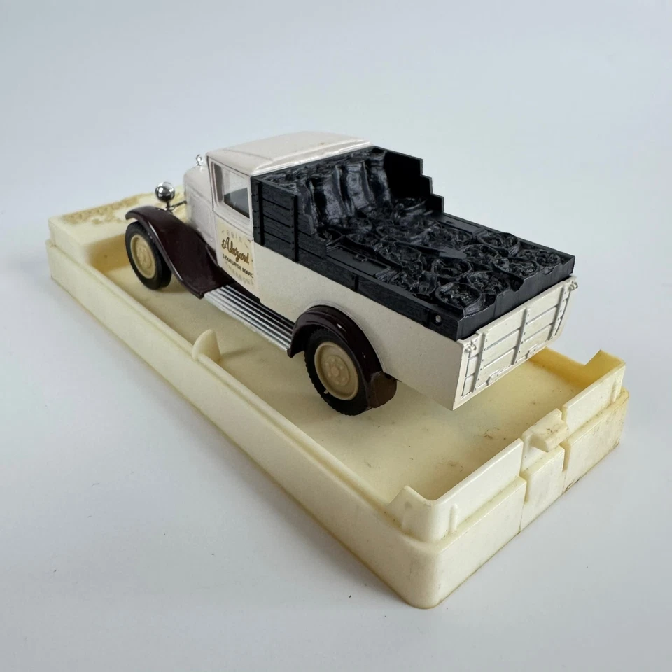 Camión carbón Solido Age dor 1:43 4408 Citroen C4F "Charbonnier" blanco sin caja Foto 4 de 4