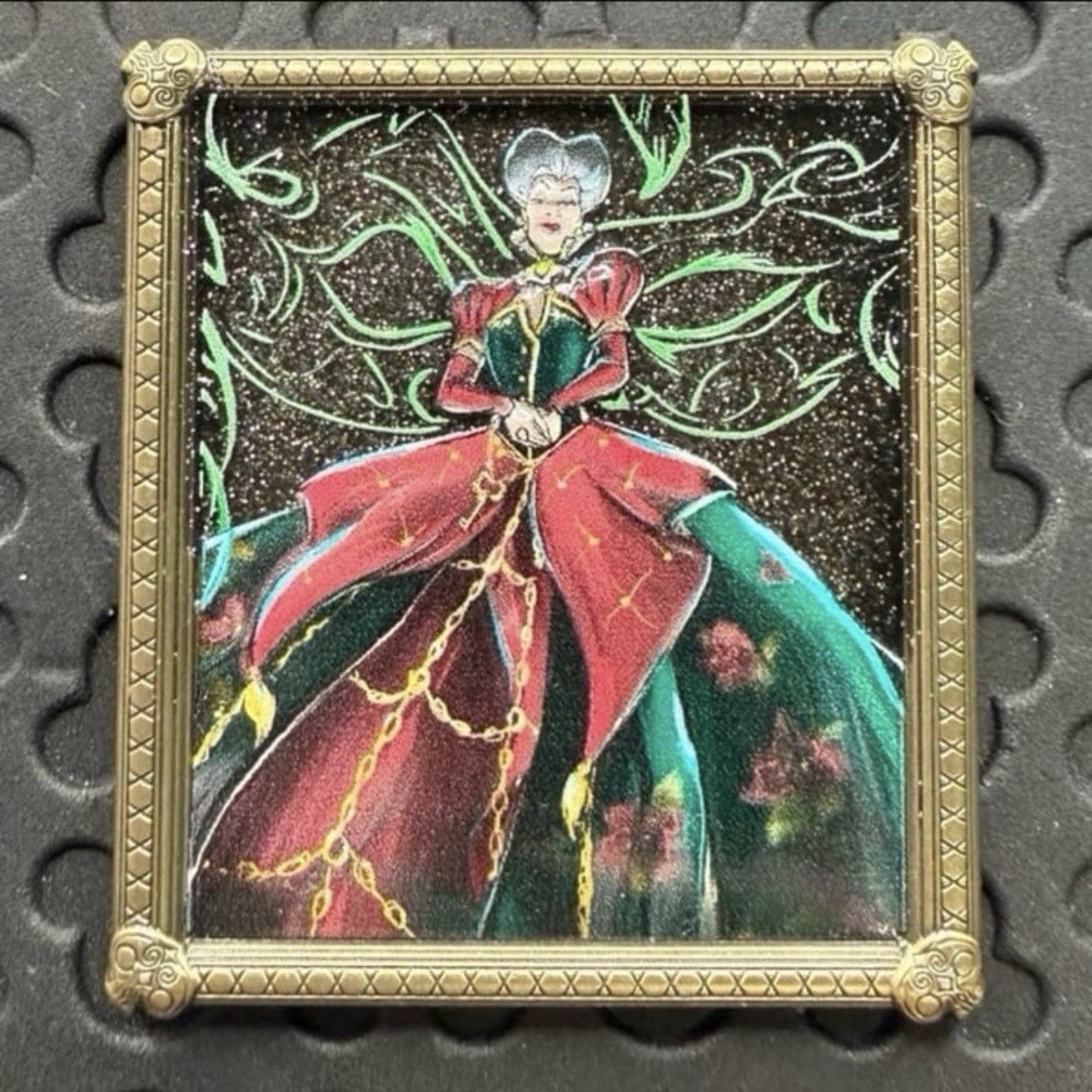 Disney parks 2020 Lady Tremaine Cinderella masquerade portrait trading pin