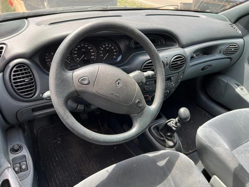 7700834104 Modanatura Anteriore per RENAULT MEGANE I BERL./ BERL. CON POR 184053 - Foto 8 di 10