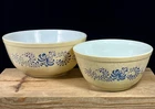 Vtg 1976 Pyrex Homestead Mixing Bowls Tan Speckled Blue Set Of 2 402 403 EUC