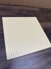 LEGO Classic Tan Desert Sand Baseplate 10699 10&rdquo; X 10&rdquo; Retired 32 x 32 Studs