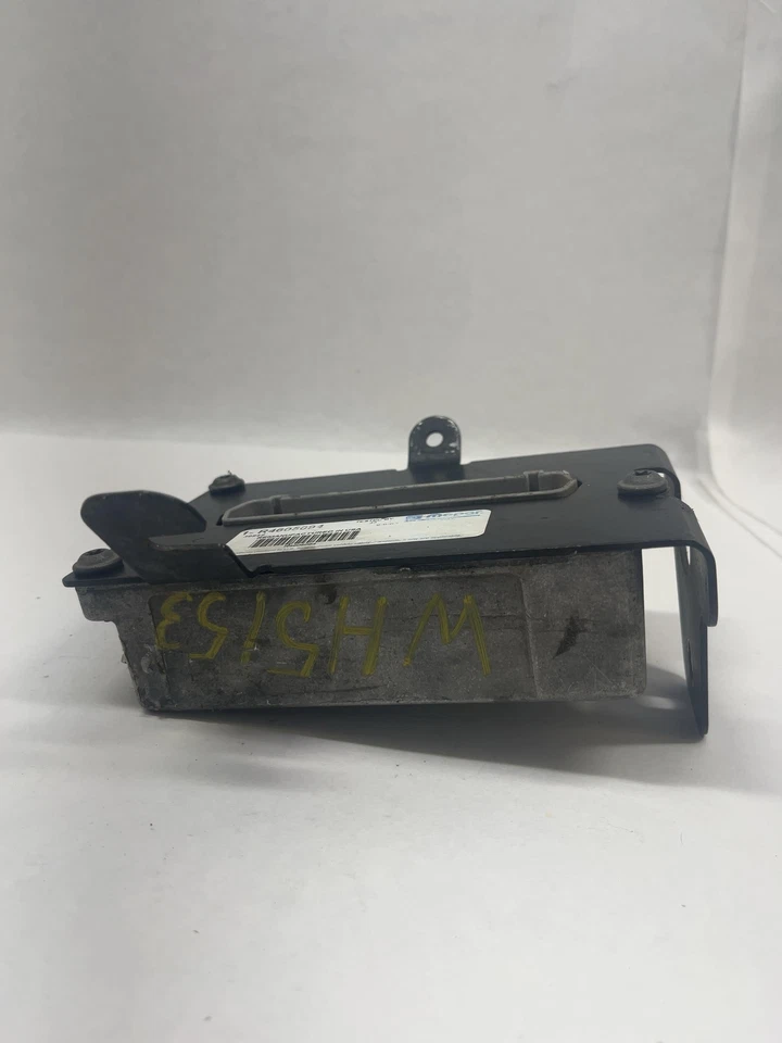 Chrysler Cirrus 1995-1997 chasis caja cerebral ABS (guardabarros derecho) OEM# 1R4605094 Foto 4 de 4