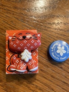 Vtg Browny Of Honolulu, Plumeria, Solid Perfume,Calico Cat Pin,Fragrance Glacé