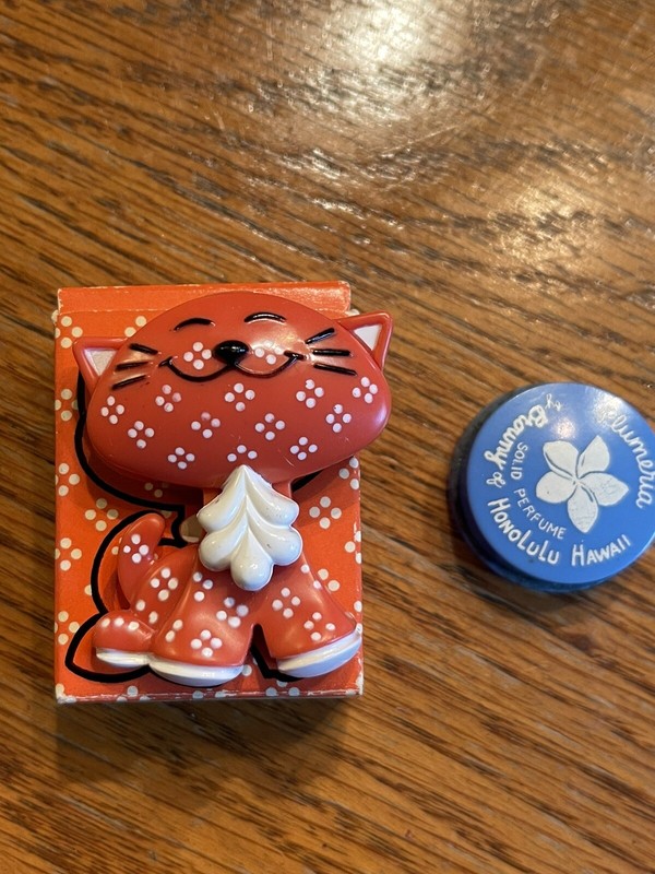 Vtg Browny Of Honolulu, Plumeria, Solid Perfume,Calico Cat Pin,Fragrance Glacé