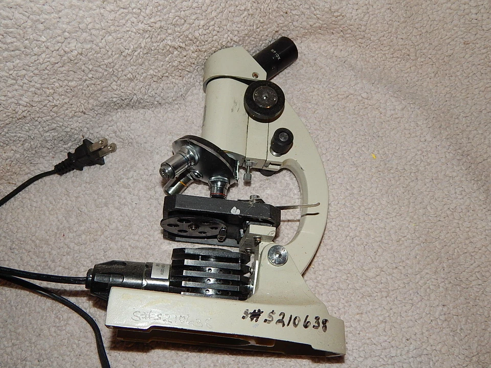 National Model 138 单筒显微镜 带 4x、10x 和 40x Objectives 48 张幻灯片 — 第 3/4 张图片