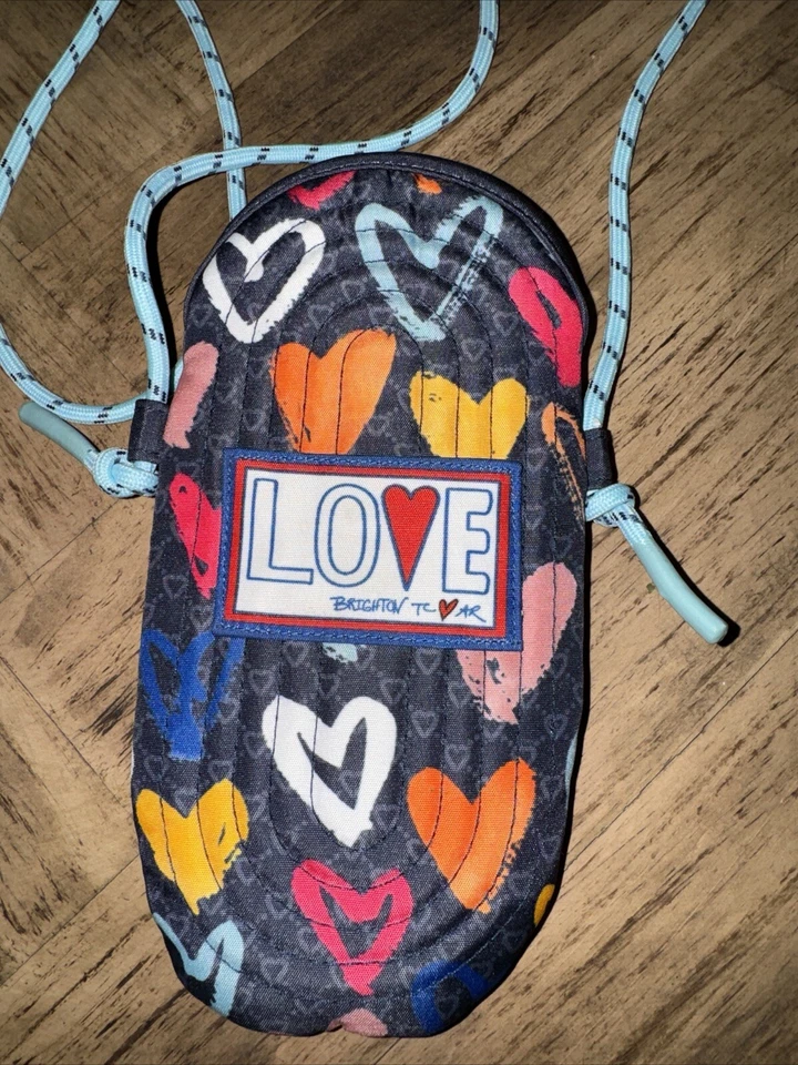 Brighton Color of Love Hearts Gafas de sol Estuche Bolsa Bolso con Correa Cierre Magnético  Foto 2 de 4