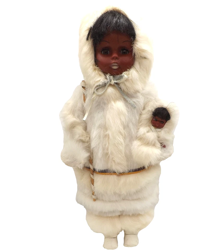 Muñeca bebé envuelta de cuero de piel blanca ojos dormidos esquimal inuit vintage de los años 60 de 18" Foto 2 de 4