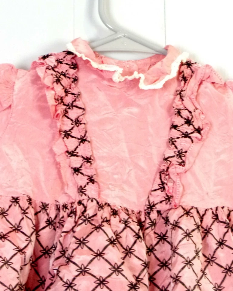 винтажный 50-х ретро розовый черный Acetate Baby платье Frilly кружева рокабилли 6-12 месяцев - Изображение 2 из 3