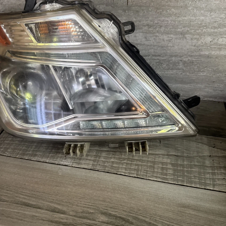 Nissan Armada 2017 2018 2019 2020 faros LED pasajero lado derecho OEM⚠️ Foto 2 de 4