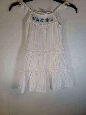 White Baby Gap embroidered tank top with a floral and dragonfly motif Size ...