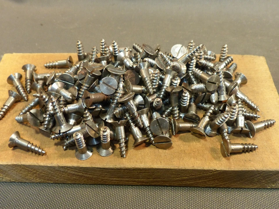 Lot de vis à bois tete fraisée ancien stock quincaillerie 6.5x25  50 pièces - Photo 2/4