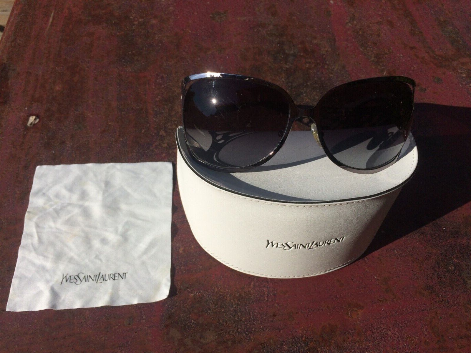 SAINT LAURENT Lunettes de soleil femme Yves Saint Laurent occasion bel etat vintage