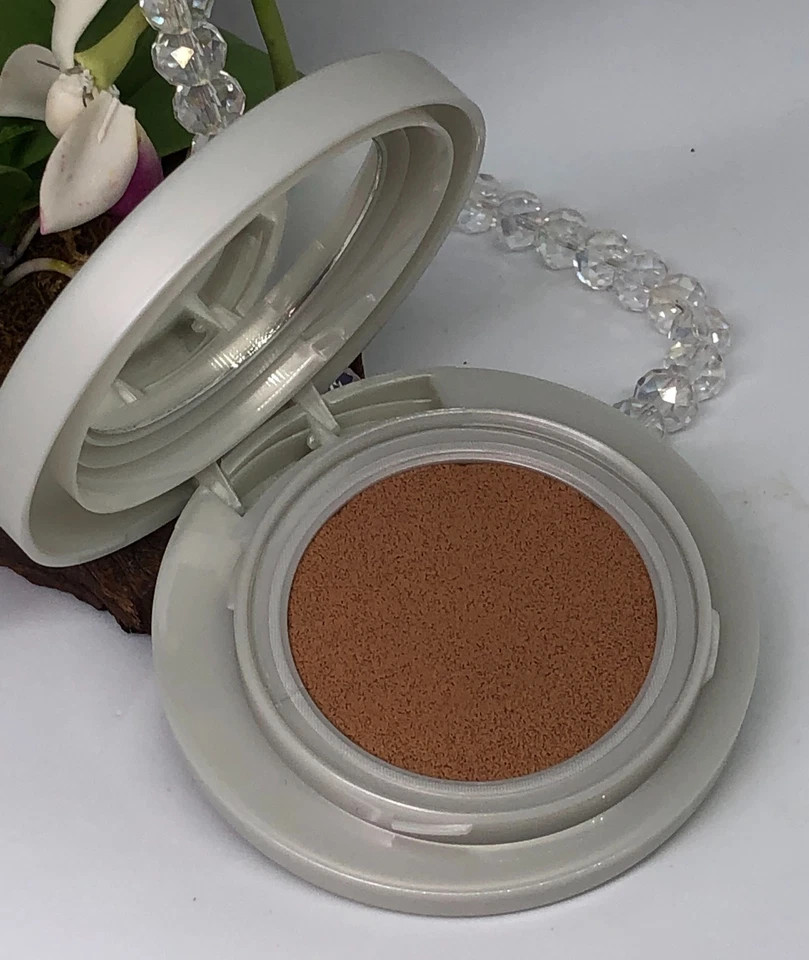 Stila Pivotal Skin Liquid Cushion Makeup Foundation SPF 8 - Shade E - Sealed - Image 3 of 4