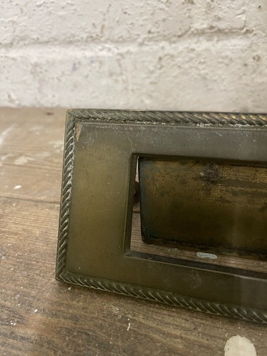 Buzón antiguo de colección diseño de cuerda de latón antiguo y tirón de llaves de cilindro a juego - Imagen 4 de 23