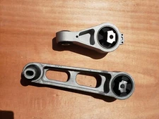 Front & Right Engine Torque Strut Mounts 2PCs Set, for Chrysler PT Cruiser 2.4L