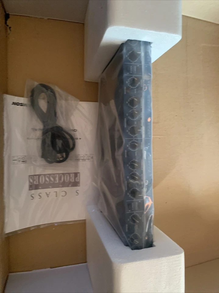 Samson S-com Plus Stereo Compressor/4 Channel Compressor/ Gate - Image 3 of 4