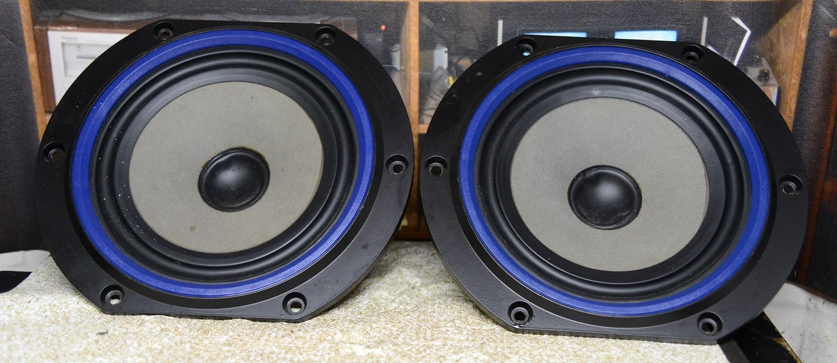 B&w hotsell 220i speakers
