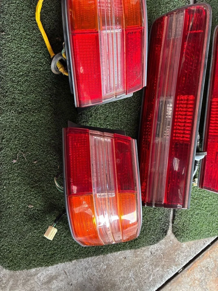 Juego de lámpara trasera izquierda derecha TOYOTA Mark II GX100 Foto 3 de 4