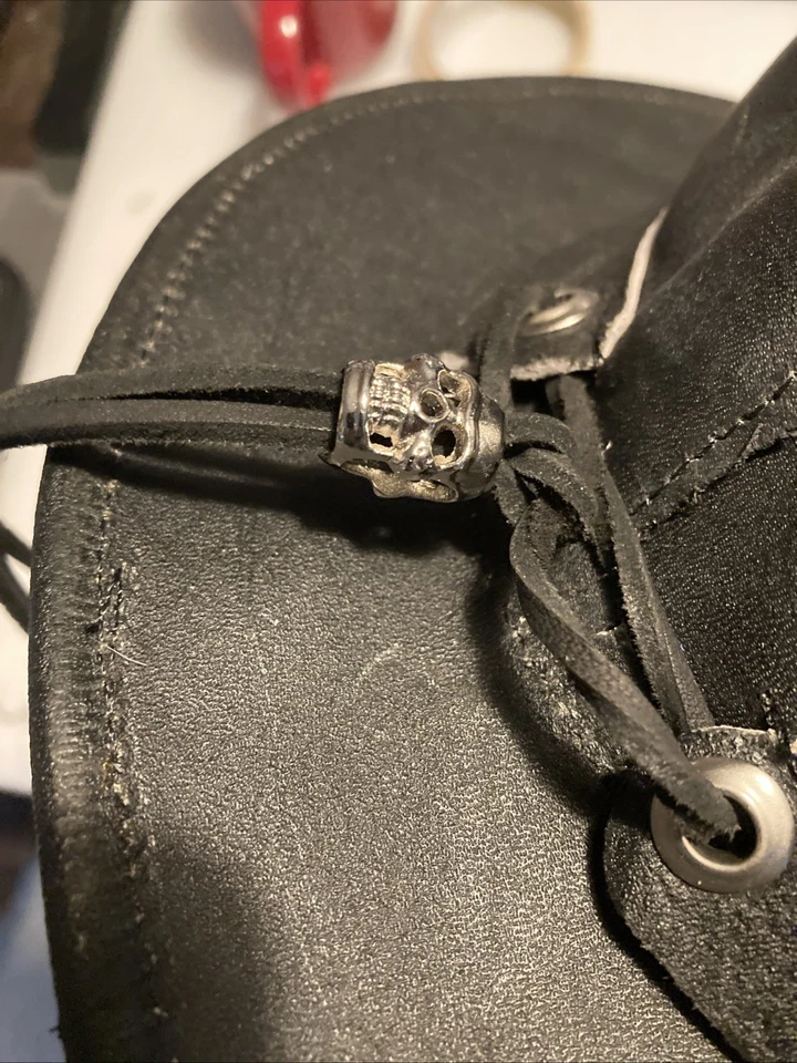 Шляпа доктора из натуральной черной кожи от чумы с бутылками зелья и черепами - Изображение 3 из 4