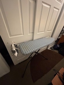 Ironing board & Steam Iron