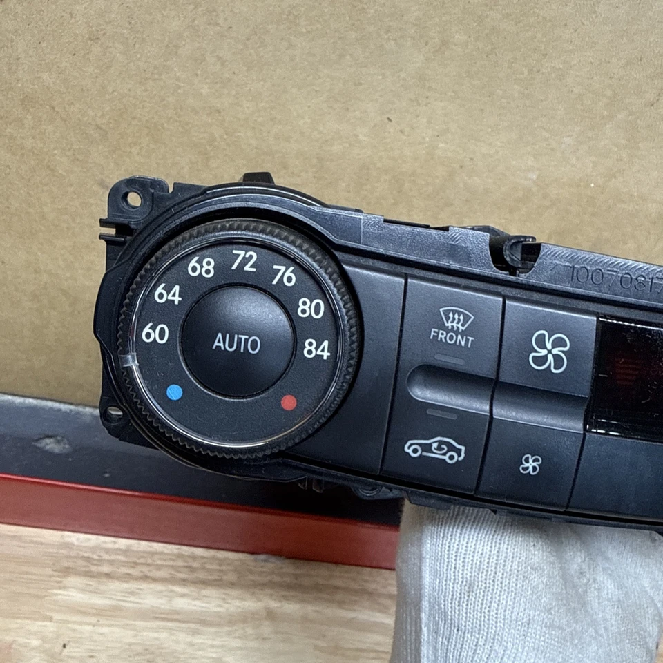 03-09 Mercedes W211 E350 E320 AC A/C Heater Climate Control 2118302285 OEM - Imagem 2 de 4