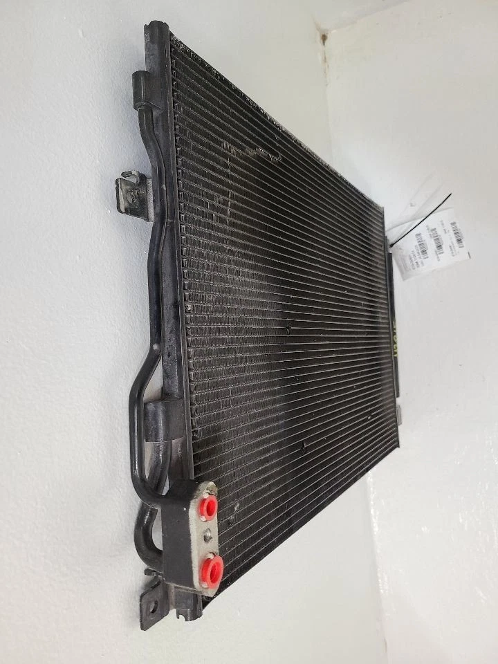 Dodge Dart 2013-2016 condensador de aire acondicionado de 1,4 L 55111484 AD 13-16 Foto 2 de 4