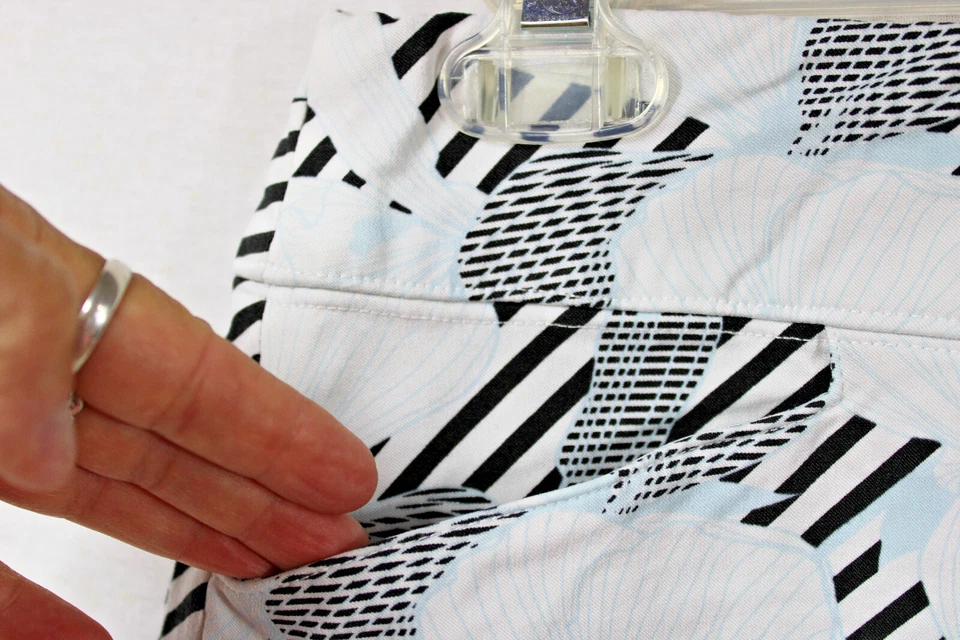 Lady Hagen Golf Women's Skort - Multi Color with Pockets Elastic Waist Size 4 - Image 2 of 4