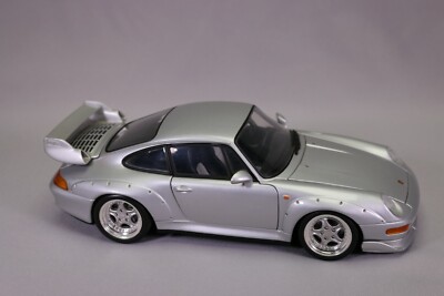 LA023 UT MODELS Voiture 1/18 Porsche 911 GT series silver