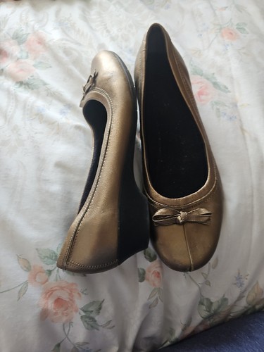 Clarks K Shoes Gold Ella Mae Court Shoes 7 - Picture 2 of 4
