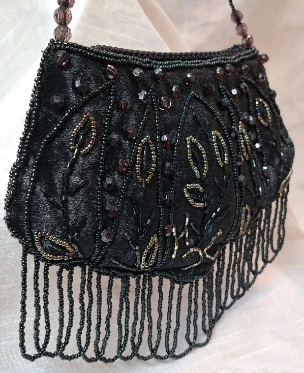 Nuevo sin etiquetas Elegante Bolso de Mano Formal Terciopelo y Cuentas Bandolera Cartera Cuentas de Semillas Flecos Negro Foto 3 de 4