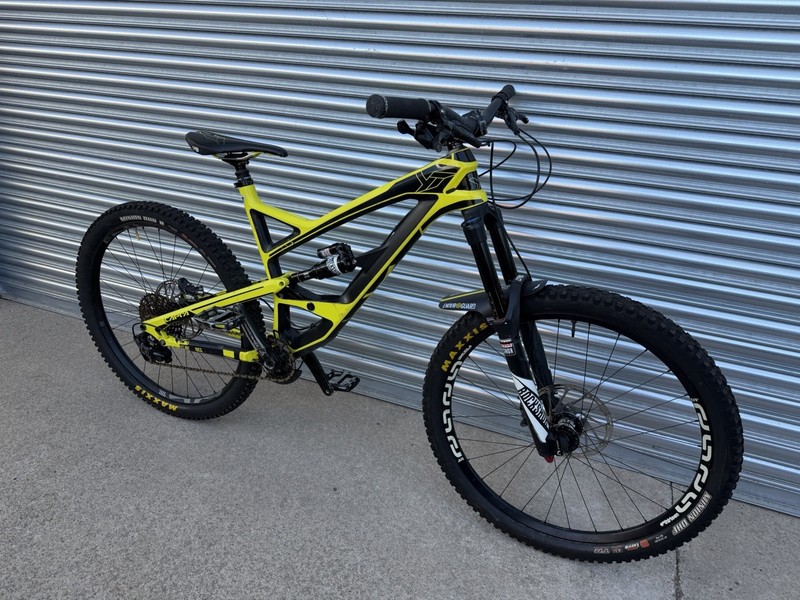 2016 YT Capra Full Suspension Carbon Fibre Mountain Bike