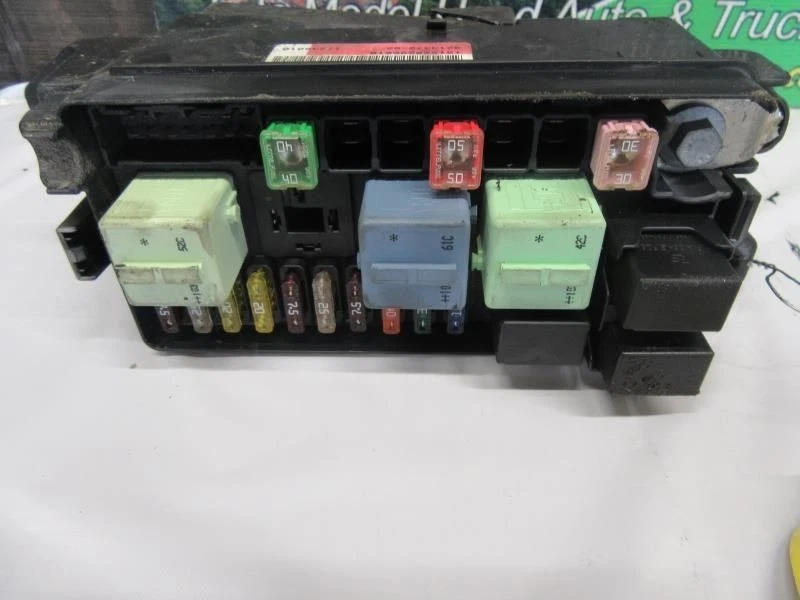 Fuse Box Engine Compartment Fits 00-11 AUDI A6 1552338 - Image 2 of 4