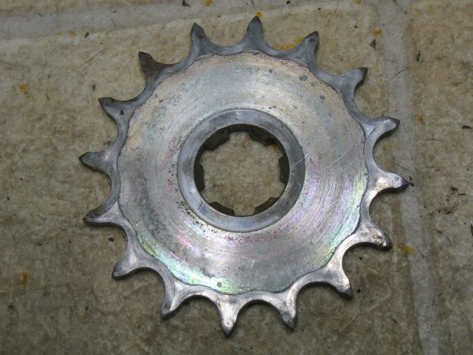 Piñón delantero 16T Yamaha DT400 DT 400 78 Foto 2 de 3