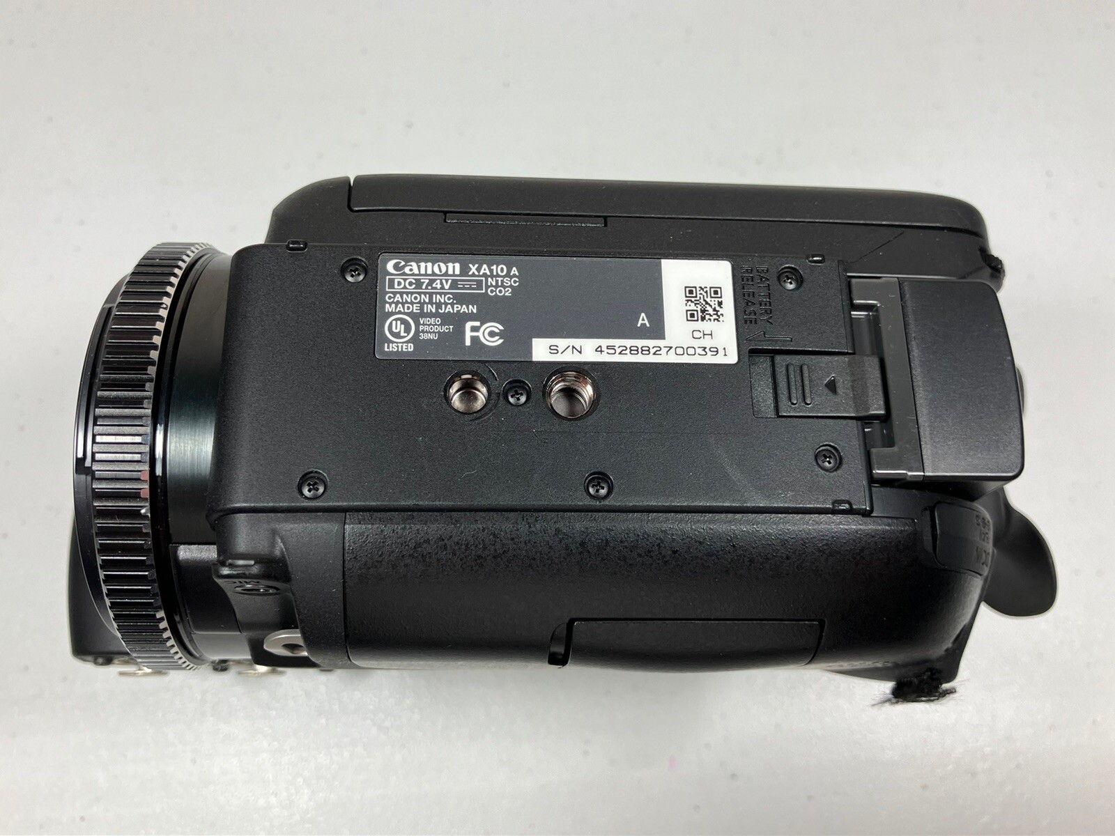 Canon XA10 Professional Handheld HD Digital Camcorder (READ DESCRIPTION)