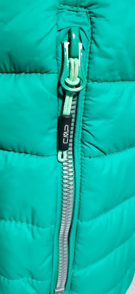 Chaqueta acolchada CMP Green Puffer en muy buena condición mediana/16 años/P2P 19" Foto 4 de 4