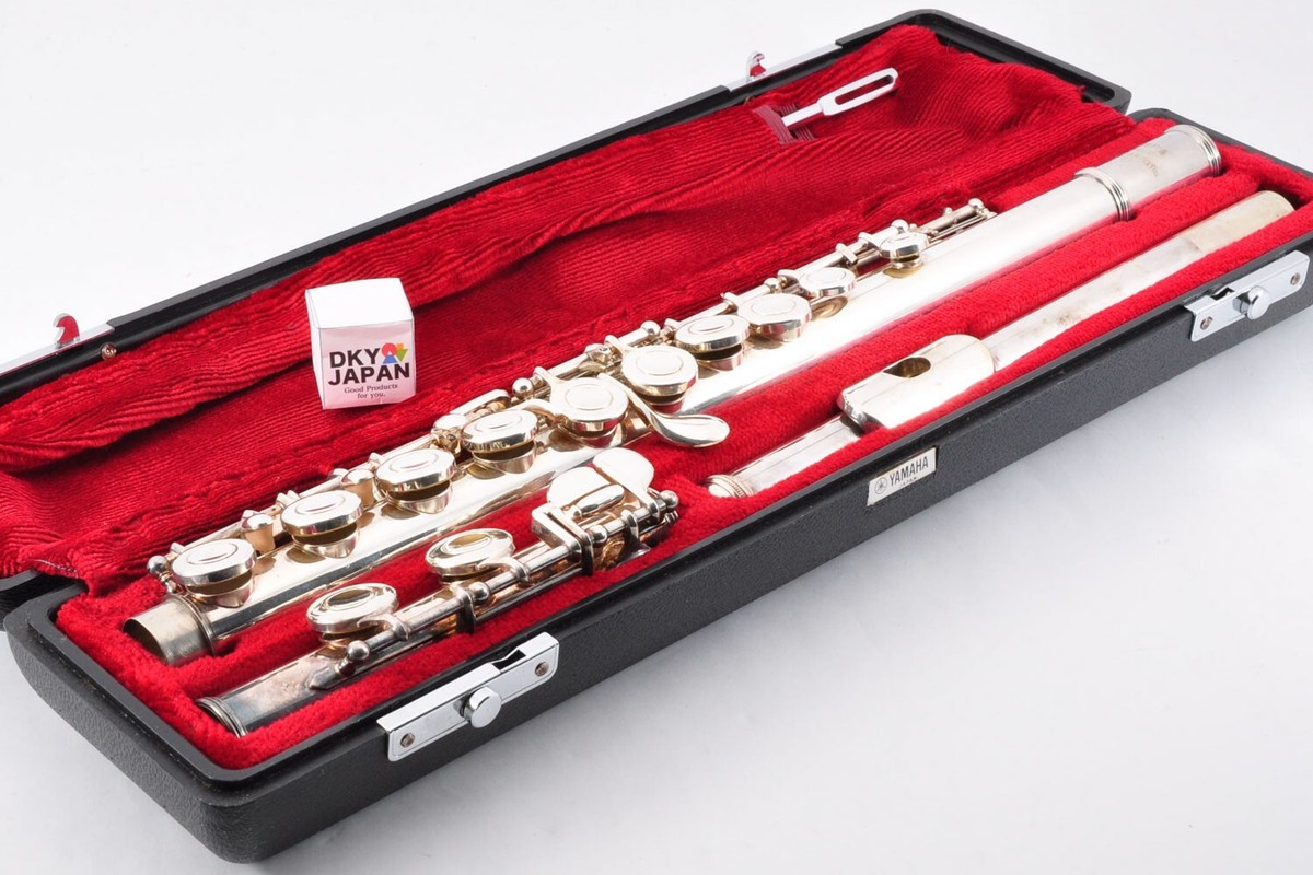 Yamaha YFL-311 Flute Silver w/Hardcase Made in Japan Used Yamaha YFL-311 Flute Silver w/Hardcase Made in Japan Used