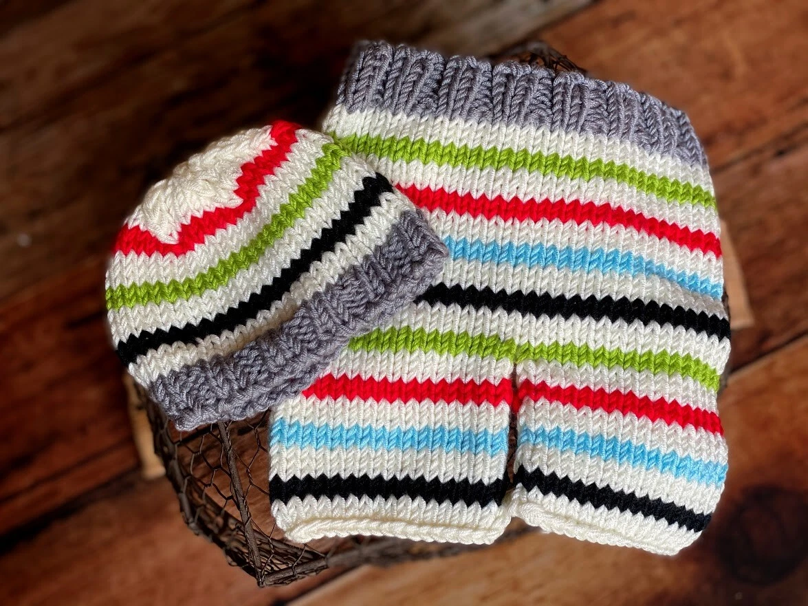 Newborn Baby Boy Crochet Hat Pants Outfit Green Red Blue Photography Photo Prop