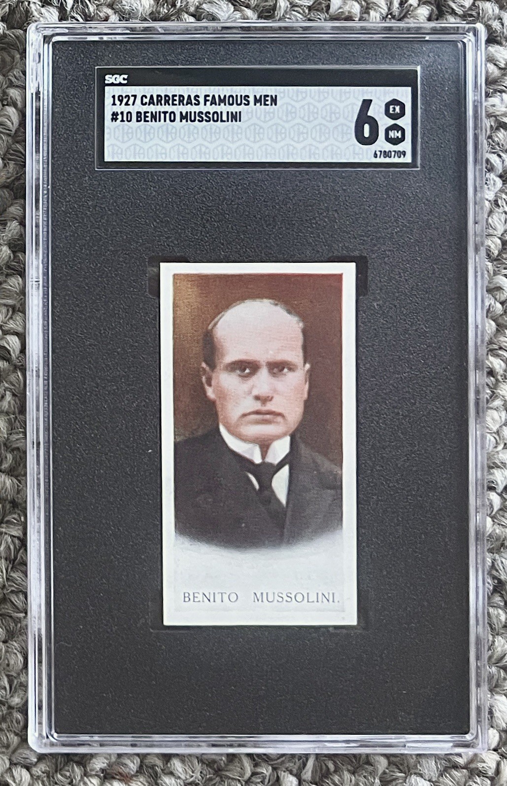 Foto 1 di 2