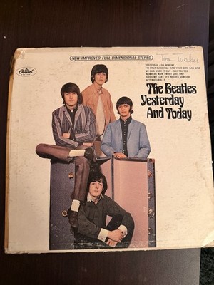 The Beatles Yesterday... And Today 12'' Stereo Black Vinyl LP - Capitol ST-2553