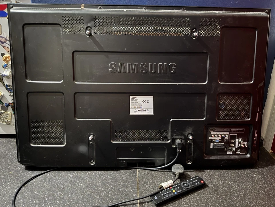 Samsung 42 Inch Plasma TV Model PS42B451B2W Working Well With One For All Remote - Image 4 of 4