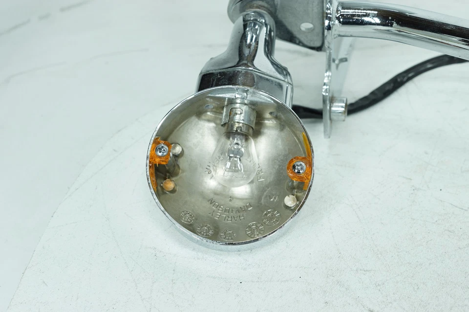 2010 Harley Softail Heritage Classic Front Turn Signal Indicators Aux Light Bar - Image 3 of 4