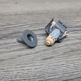 LEGO HOBBIT Minifigure Gandalf Grey Dimensions Pieces Lot